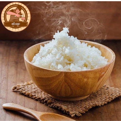 Nằm mơ ăn cơm đánh con gì? Giải mã ý nghĩa mơ thấy ăn cơm