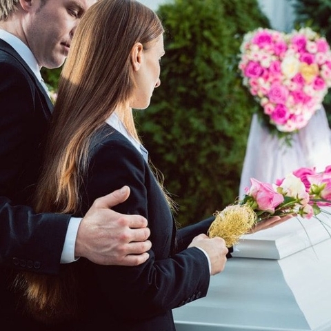 [Giải Đáp] Mơ thấy người thân chết có phải là điềm báo dữ?