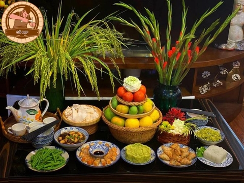 Thăp hương rằm tháng 7 - Cách bày biện mâm cơm cúng đầy đủ
