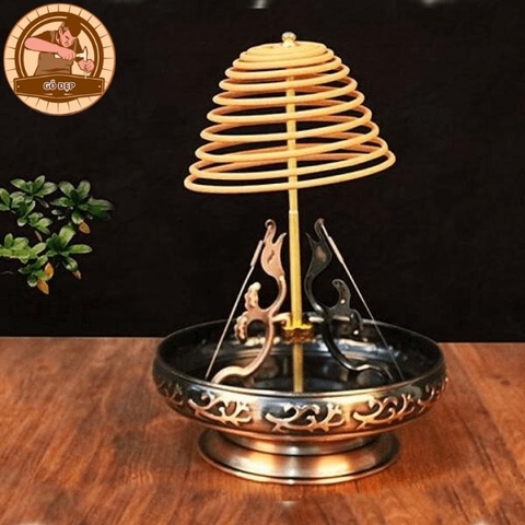 Thắp hương vòng - Nét đẹp văn hóa tâm linh của người Việt