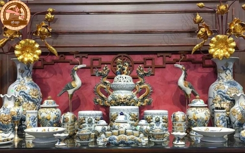 [Giải đáp]Bàn thờ gia tiên có mấy bát hương là may mắn nhất?