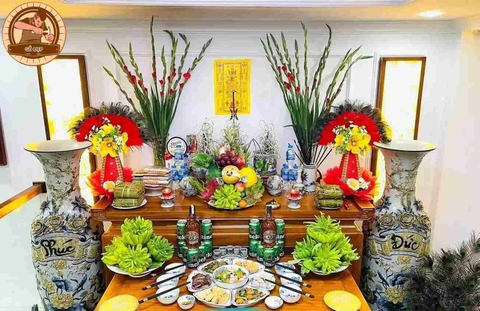 Bàn thờ ngày Tết miền Nam - Văn hóa truyền thống tâm linh