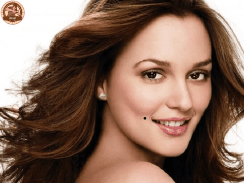 Nốt ruồi ria mép nói lên điều gì? Có nên tẩy nốt ruồi đi không?