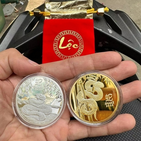 Cặp xu Úc hình con rắn vàng bạc (tặng túi gấm đỏ)