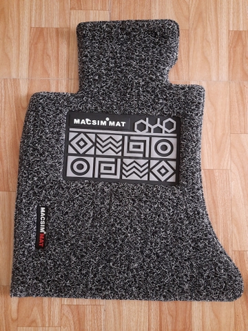 Thảm rối lót sàn ( màu đỏ) ô tô Vinfast Lux A 2018- đến nay  Nhãn hiệu Macsim chất liệu nhựa rối cao cấp