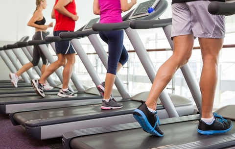 3 cách tập luyện với máy chạy bộ nâng cao sức khỏe
