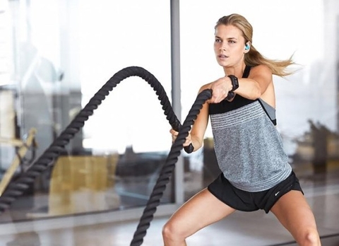 SmartwatchTomTom mới Spark GPS thể dục được cung cấp bởi Atmelh