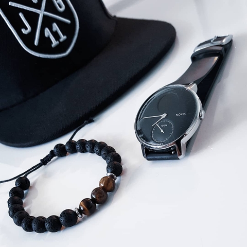 Sự khác nhau giữa Withings Steel HR Sport và Nokia Steel HR