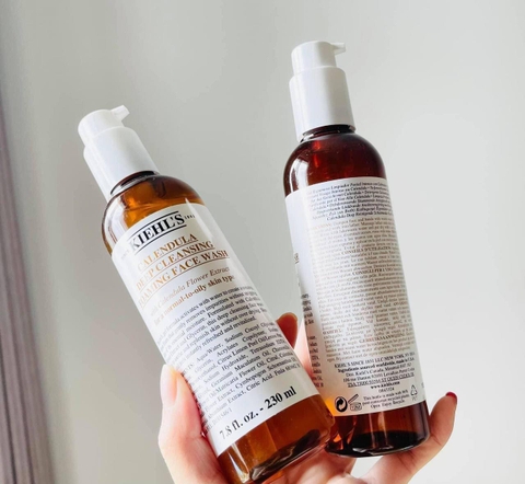 Sữa rửa mặt hoa cúc Kiehls 230ml