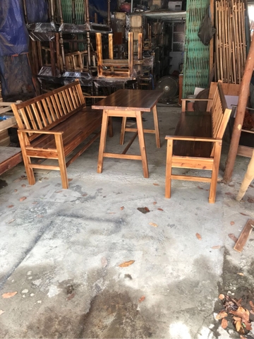 Bộ bàn ghế băng . Bàn 110x60x75 . Ghế 160x40x90