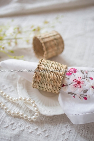 Set of 4 Seagrass Napkin Ring, Braided Handwoven Natural ring. weave wicker seagrass napkin holder table decor Handicraft