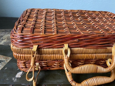 Natural made in Vietnam Wicker Suitcase Hand Woven Storage Basket Case with Lid and Handles