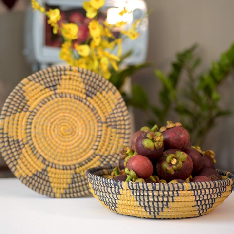 High quality Natural Seagrass Wall Hanging Basket Decorative Home Sun Shaped, Yellow Round Fruit Bowl