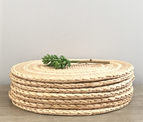 High Quality Light Brown Oval Hand Woven Non-Slip Water Hyacinth Place mat/ table coaster with Heat Resistant function