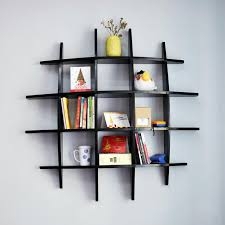 Các mẫu kệ sách treo tường bằng nhựa trên thị trường