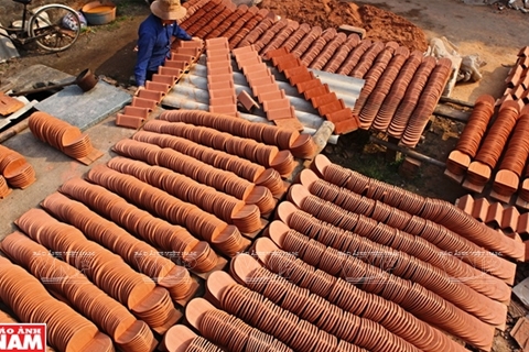 KHỞI SẮC NGHỀ GỐM Ở KIM LAN