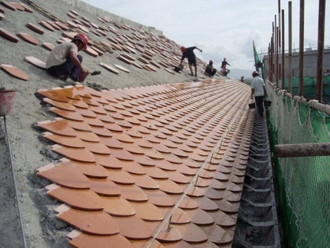 Tìm hiểu cách lợp ngói mũi hài đúng cách và mang đến vẻ đẹp tuyệt đối