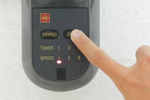 Quạt treo tường KDK M40M - Điều khiển từ xa
