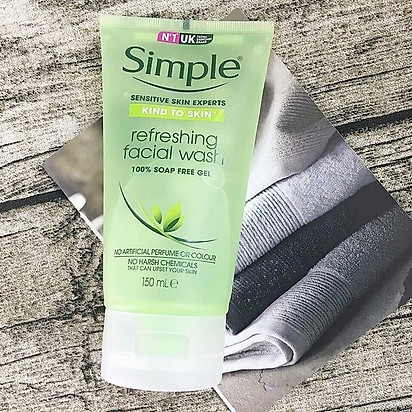 Sữa rửa mặt Simple Refreshing Facial Wash 150ml