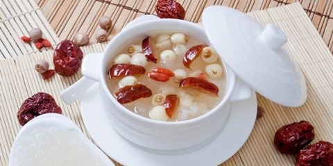 Giá trị dinh dưỡng trong yến sào chưng đường ăn kiêng