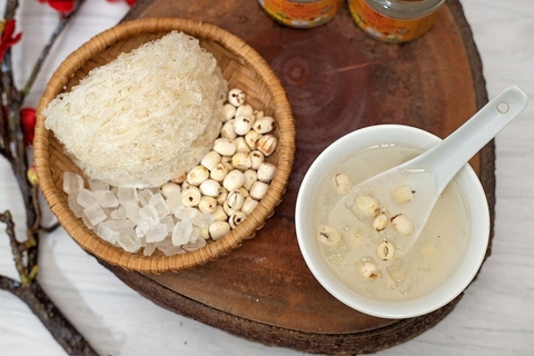 Mỗi ngày đều sử dụng yến sào chưng sẵn – Lợi ích nào cho trẻ tuổi dậy thì?