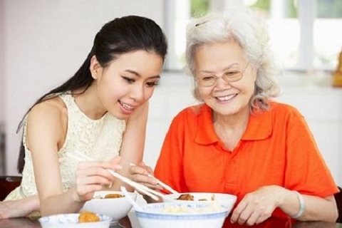 Sử dụng yến sào chưng sẵn cho người bị bệnh phong hàn – Những điều nhất định phải biết