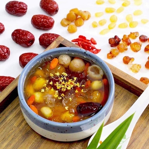 Yến chưng táo đỏ, kỷ tử và hạt sen – Công dụng, cách thưởng thức để đạt được lợi ích tốt nhất