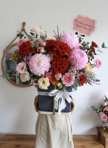 Lẵng hoa hồng đỏ mix cúc mẫu đơn hồng big size