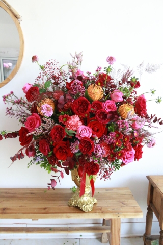 Bình hoa màu deep red điểm hồng cam big size