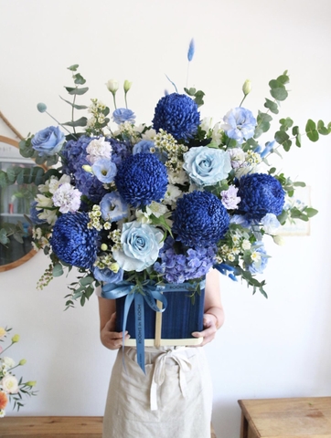 Lẵng hoa Blue Bright