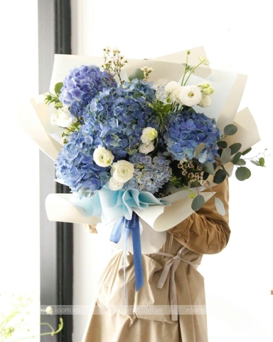 Bó hoa Blue Eulalie