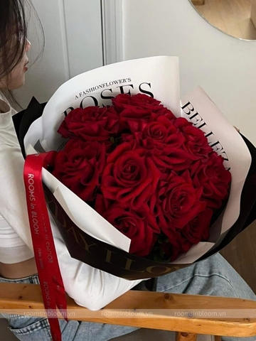 Donatella Flexing Roses