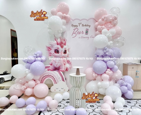 Backdrop sinh nhật bé 1 tuổi tone hồng pastel tại Hà Nội