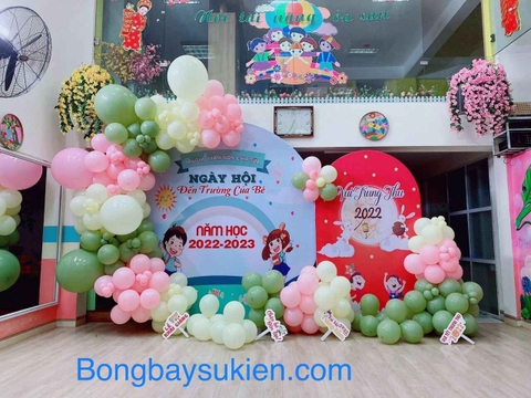 Backdrop Bóng Bay Khai Giảng Đẹp