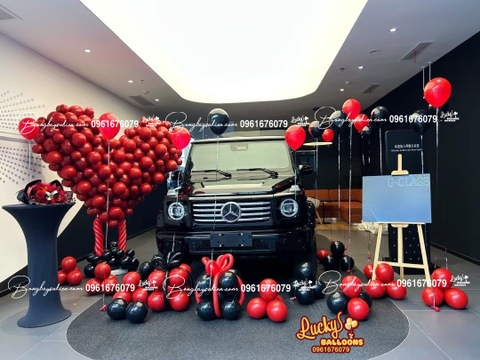 Bóng bay decor bàn giao xe Mercedes