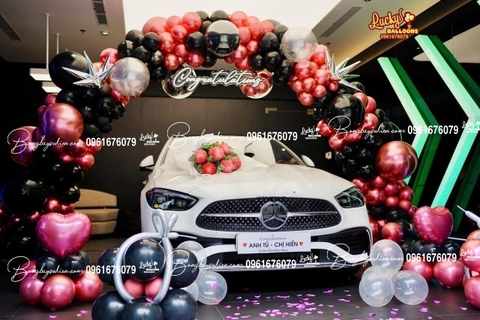 Bóng bay trang trí bàn giao xe ô tô Mercedes 12