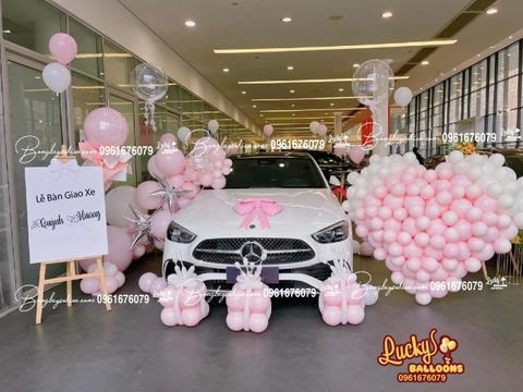 Decor trang trí bàn giao xe ô tô Hà Nội