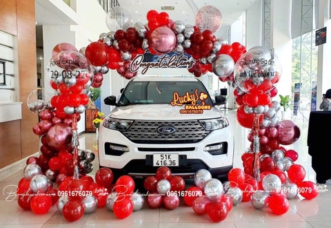 Dịch Vụ Trang Trí Lễ Bàn Giao Xe Ô Tô Bằng Bóng Bay Uy Tín Hoàn Kiếm