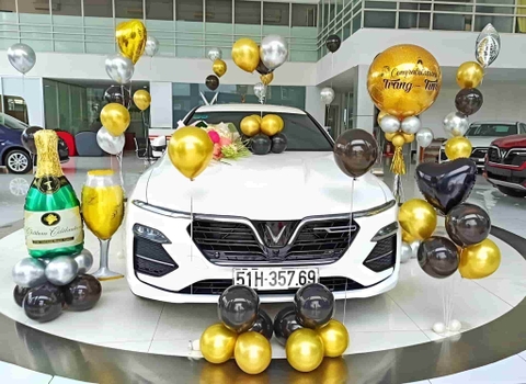 Dịch vụ trang trí lễ bàn giao xe ôtô giá rẻ đẹp chất lượng tại Hà Nội