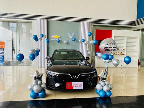 Lễ bàn giao xe ô tô Vinfast tại Cầu Giấy