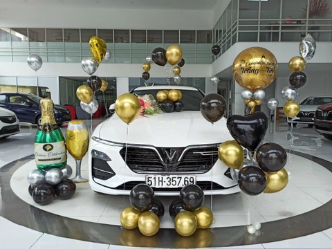 LỄ BÀN GIAO XE VINFAST ĐẲNG CẤP BẰNG BÓNG BAY 11