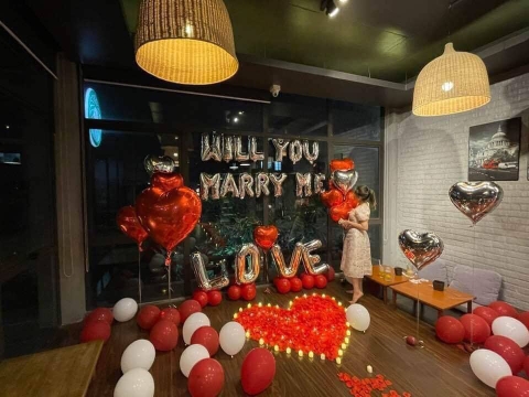 Mẫu Bóng Bay Trang Trí Tiệc Cầu Hôn Lãng Mạn