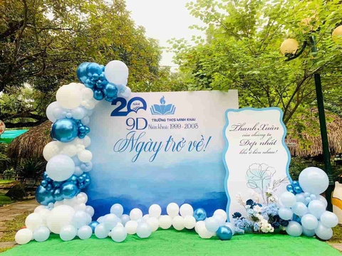 Mẫu phông kỷ niệm 20 năm ngày ra trường