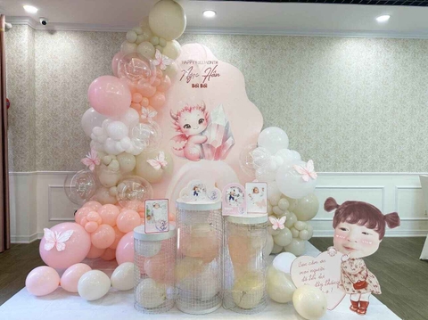 Phông Đầy Tháng Cho Bé Gái Tại Nhà