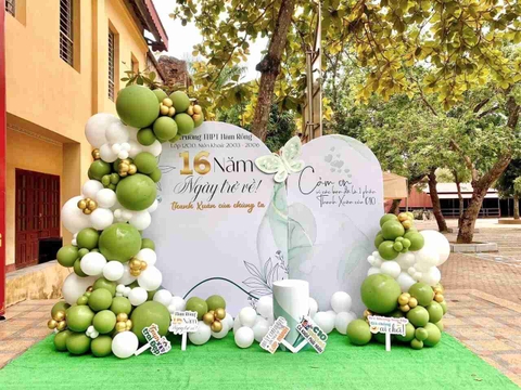 Thiết Kế Phông Họp Lớp 30 Năm