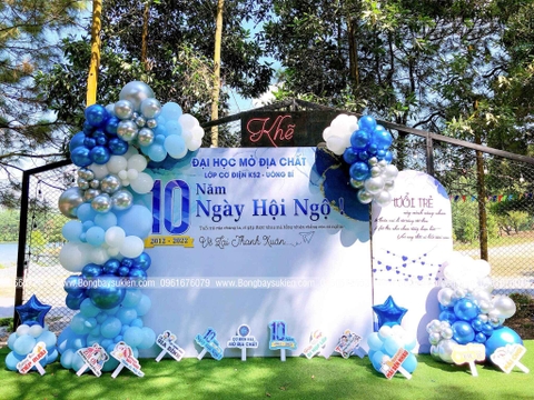 Phông nền họp lớp kỷ niệm 10 năm tại Hà Nội