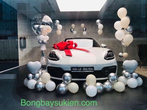 Trang trí bong bóng lễ bàn giao xe ô tô
