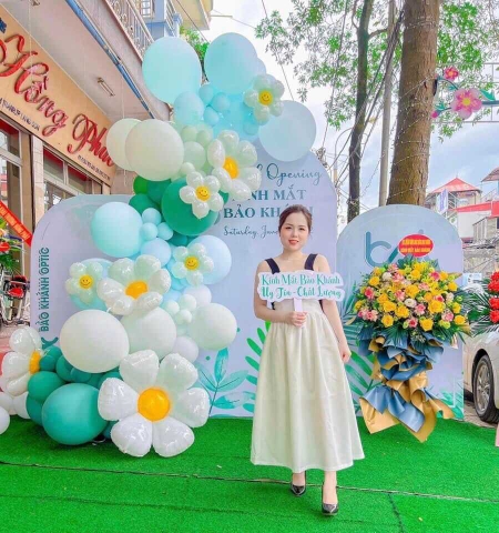 Trang trí khai trương cửa hàng kính mắt