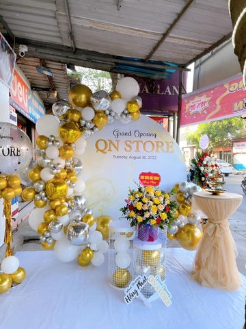 Trang trí khai trương shop quần áo tại Hà Nội