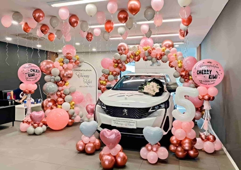 Trang trí lễ bàn giao xe ô tô tại Hà Đông